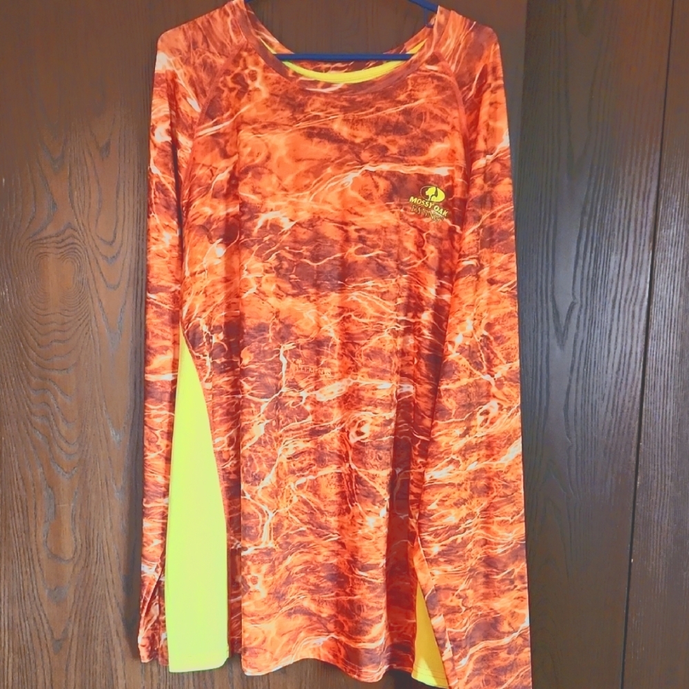 Mossy Oak Fiery Orange and Yellow Athletic Top